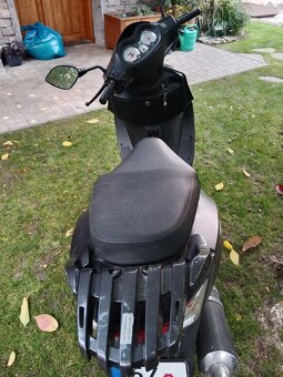 SKÚTR 125ccm - 4