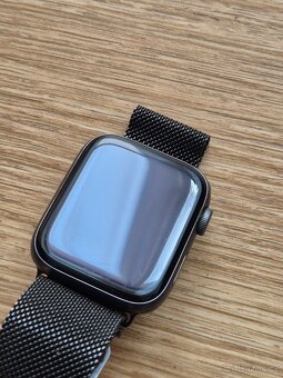 Apple Watch 4 44mm kapacita baterie 91% - 4