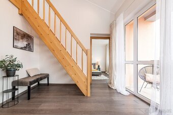 Atypický mezonetový 3+kk s výhledem, 62 m2, Hostivice - 4