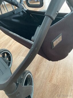 Kombinovaný kočárek Moon PIÚ 2024 - 4