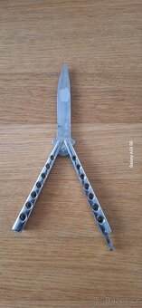 Nůž motýlek. - 4