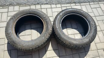 Prodám pneu 215/60R16 - 4