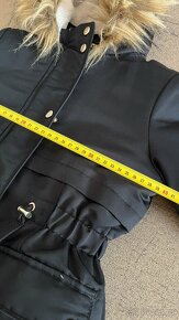 Prodám zimní bunda s kapuce a kožišinnou - 4
