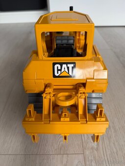 Bruder Buldozer Caterpillar - 4
