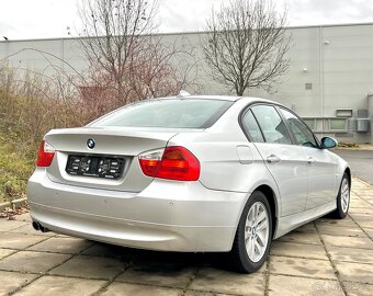BMW E90 320i 110KW Manuál,Výhřevy,ALU R16,Senzory,131 TKM - 4