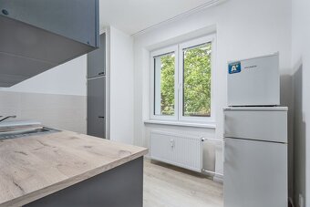 Pronájem bytu 2+1 cca 52,6 m² v ulici Na vrcholu, Praha - Ži - 4