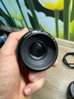 Canon EOS 100D set, EF-S 18-55 mm f/3,5-5,6, EF 50 mm f/1,8 - 4