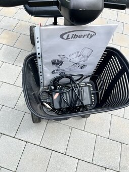 Elektrovozík pro seniory Liberty - 4