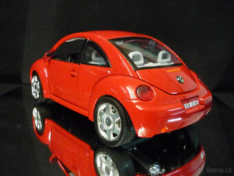 Volkswagen New Beetle VW Bburago 1/18 - 4