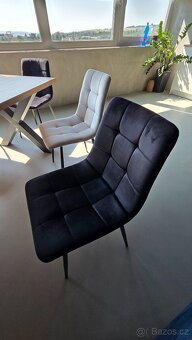 Prodám jídelní stůl 180 cm + židle - 4