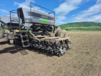 NO TILL secí stroj pro přímé setí HORIZON DSX 60-18 - 4