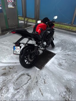 Yamaha YZF-R125 - 4