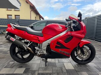 Honda VFR 750 - 4