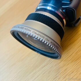 Canon Legria HF200 + objektiv Raynox - 4