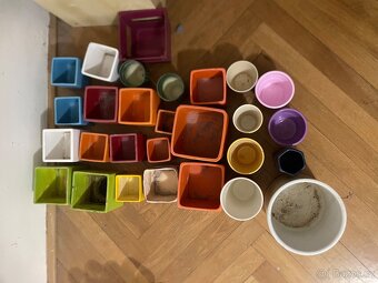 Barevné květináče – mix tvarů a velikostí - 4