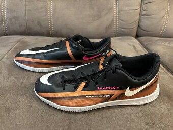 Dětské sálové kopačky Nike Phantom vel. 38,5 - 4