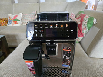 Automatický kávovar PHILIPS Series 5400 LatteGo EP5447/90 - 4