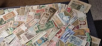 HODNĚ BANKOVEK PO SBĚRATELI 210Ks - 4