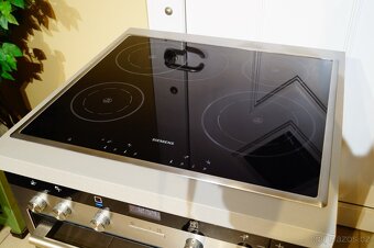 Siemens nerezový vestavný sporák HE33BD550, vyjížděcí dveře - 4