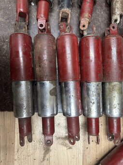 Predám zadní tlumiče na motocykle JAWA ČZ 125 175 250 350 - - 4