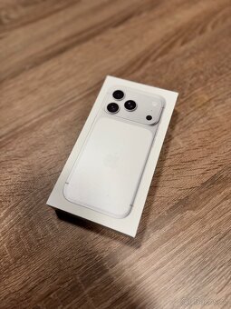 Nový iPhone 17 Pro, 256GB, silver - záruka 2 roky - 4