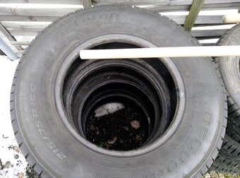 Pneu 215/75 R16 C - 4