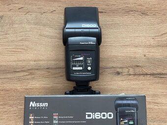Externí blesk pro Nikon Nissin Di600 - 4