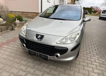 Peugeot 307 1,6i serviska , klima ,1 Majit benzín - 4
