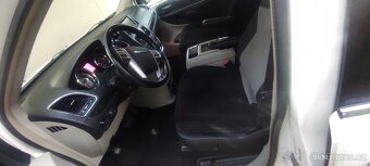 Chrysler Town Country 3,6 Penta DVD 2011 - 4
