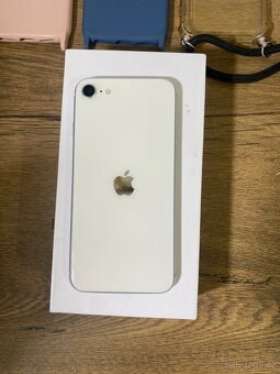 iPhone SE 2020 (256GB) - 4