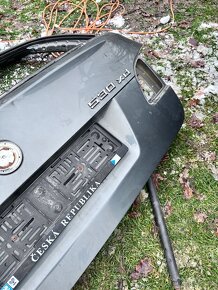 Prodám kufr na bmw e61 - 4