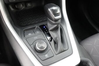 Toyota RAV4 Hybrid 4x4 2021 výbava Active s paketem Bussines - 4