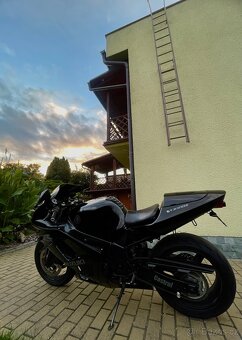 Suzuki GSXR 600 - 4