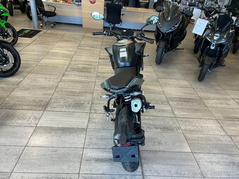 CF Moto NK 125 2025 Gem Black - 4
