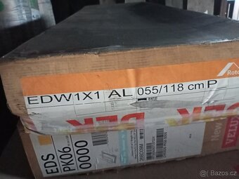 Okno střešní Roto Q42S 055/118 K200 kyvné + lemování nové - 4