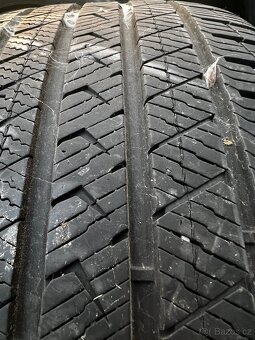 235/40 R19 96Y - 4