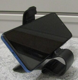 DRŽÁK NA MOBIL - 4