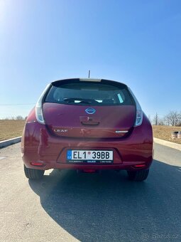 Leaf, ČR, 120km dojezd, po 2maj., 24kW. - 4