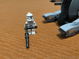 LEGO Star Wars 75015 Tankový droid Aliance - 4