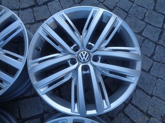 Alu kola/disky 5x112 r19 Originál VW - Auckland - 4