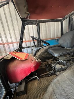 TRAKTOR ZETOR 6911 - 4
