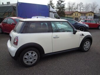 Mini Cooper 1.4i 95koní r.v.9/2008 - 4