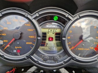 SUZUKI V-STROM 650 - 4
