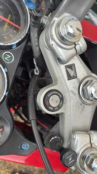 Honda CBR 125R - 4