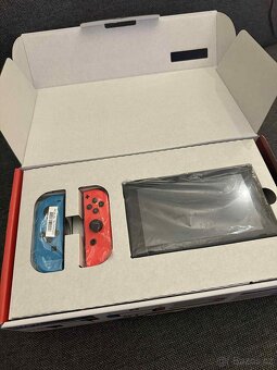 Nintendo switch V2 + příslušenství (top stav) - 4