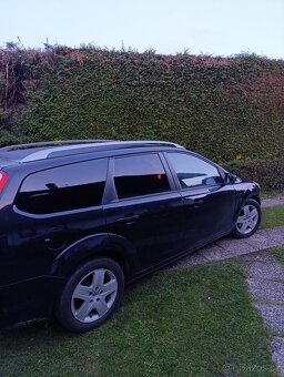 Ford Focus 1,6 benzín, 74kW kW,2009,180000 km - 4