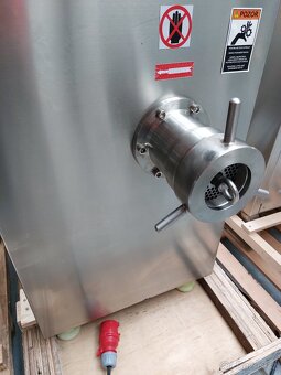 Mlýnek na maso JR 100 Řeznický vlček, Řezačka masa JR 100 - 4