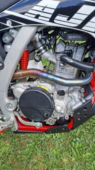 Kvalitní španělské enduro AJP 250 - 4