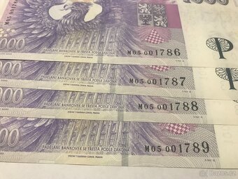 BANKOVKY 1000 KČ S PŘÍTISKEM SÉRIE M - 4