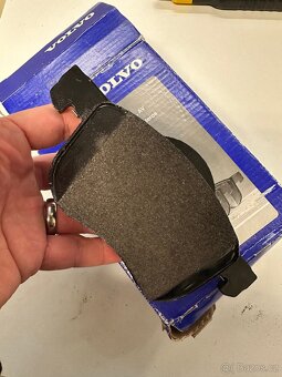 OEM originální přední brzdové destičky Volvo S60 T5 - 4